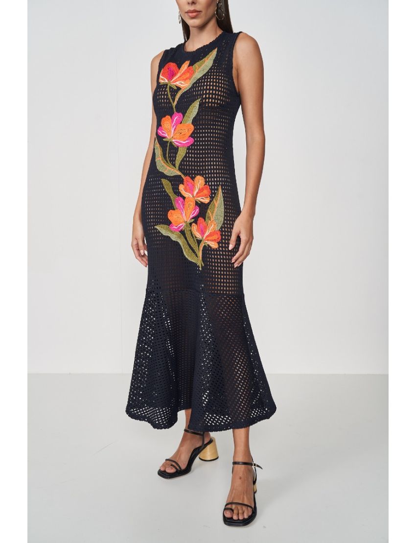 VESTIDO PRETO CROCHET COM FLOR BORDADA IVA